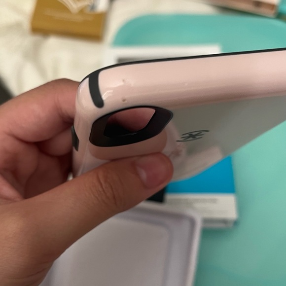 IPHONE XR: Speck Phone Case. - Picture 7 of 7